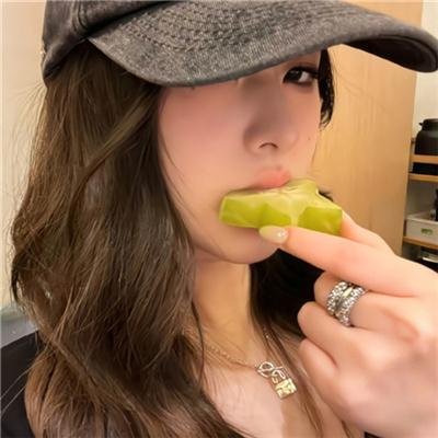 黎明时分的年轻人们