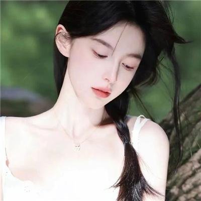 绿茵春色